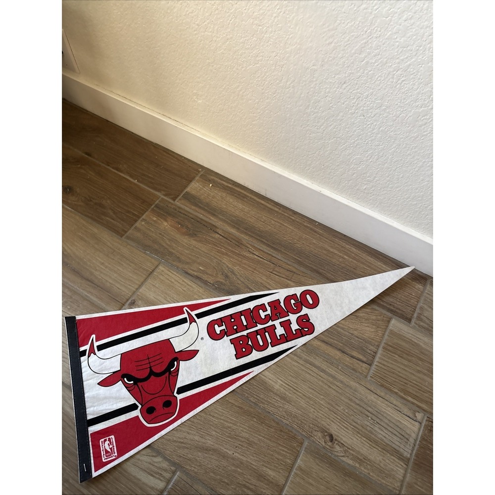 Vintage‎ 1980'S Chicago Bulls Michael Jordan NBA Pennant 30"